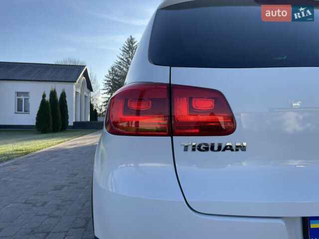 Белый Фольксваген Тигуан, объемом двигателя 2 л и пробегом 283 тыс. км за 10700 $, фото 65 на Automoto.ua