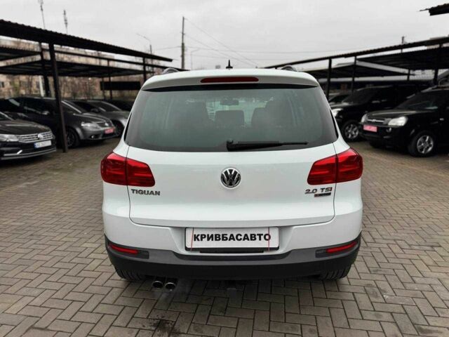 Белый Фольксваген Тигуан, объемом двигателя 2 л и пробегом 124 тыс. км за 13300 $, фото 5 на Automoto.ua