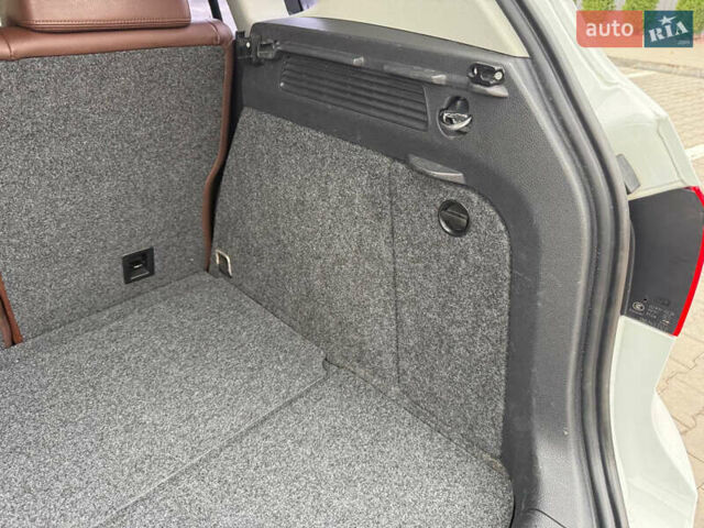 Білий Фольксваген Тігуан, об'ємом двигуна 2 л та пробігом 151 тис. км за 15300 $, фото 39 на Automoto.ua