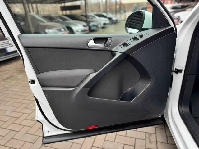 Белый Фольксваген Тигуан, объемом двигателя 2 л и пробегом 124 тыс. км за 13300 $, фото 10 на Automoto.ua