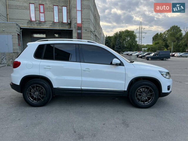 Белый Фольксваген Тигуан, объемом двигателя 1.97 л и пробегом 111 тыс. км за 17000 $, фото 7 на Automoto.ua