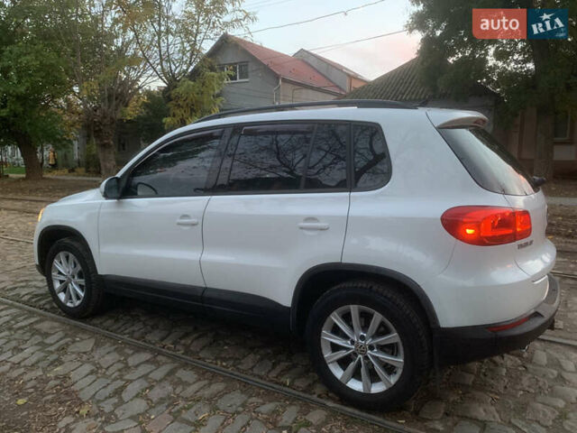 Білий Фольксваген Тігуан, об'ємом двигуна 1.98 л та пробігом 232 тис. км за 11000 $, фото 4 на Automoto.ua
