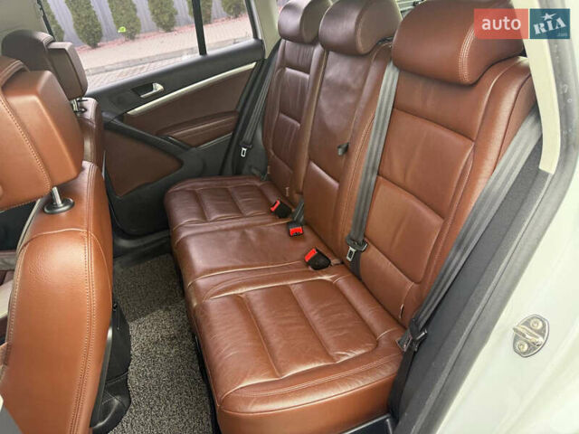 Білий Фольксваген Тігуан, об'ємом двигуна 2 л та пробігом 151 тис. км за 15300 $, фото 29 на Automoto.ua