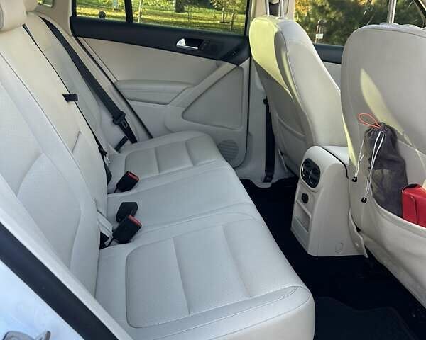 Белый Фольксваген Тигуан, объемом двигателя 1.98 л и пробегом 148 тыс. км за 13800 $, фото 15 на Automoto.ua