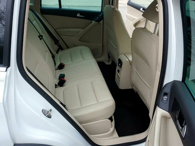 Белый Фольксваген Тигуан, объемом двигателя 2 л и пробегом 75 тыс. км за 9800 $, фото 11 на Automoto.ua