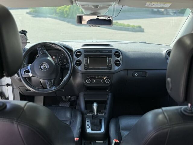 Білий Фольксваген Тігуан, об'ємом двигуна 2 л та пробігом 265 тис. км за 18200 $, фото 6 на Automoto.ua