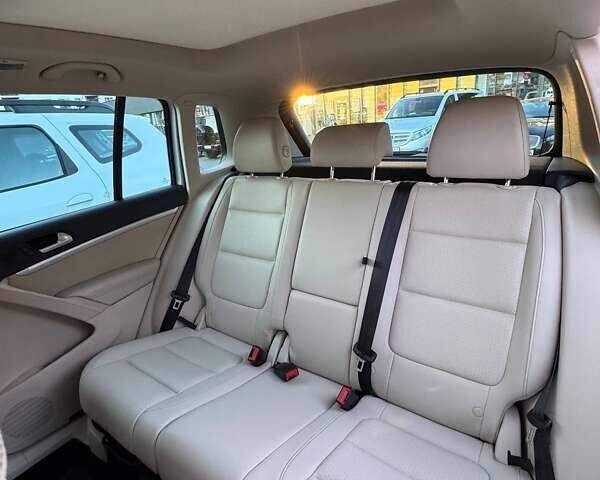 Белый Фольксваген Тигуан, объемом двигателя 1.98 л и пробегом 213 тыс. км за 12700 $, фото 4 на Automoto.ua