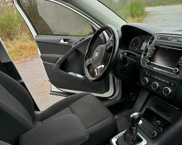 Белый Фольксваген Тигуан, объемом двигателя 1.98 л и пробегом 283 тыс. км за 12500 $, фото 15 на Automoto.ua