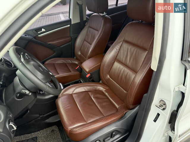 Білий Фольксваген Тігуан, об'ємом двигуна 2 л та пробігом 151 тис. км за 15300 $, фото 22 на Automoto.ua