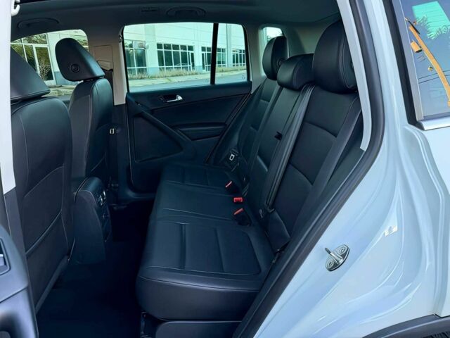 Білий Фольксваген Тігуан, об'ємом двигуна 2 л та пробігом 72 тис. км за 5400 $, фото 11 на Automoto.ua