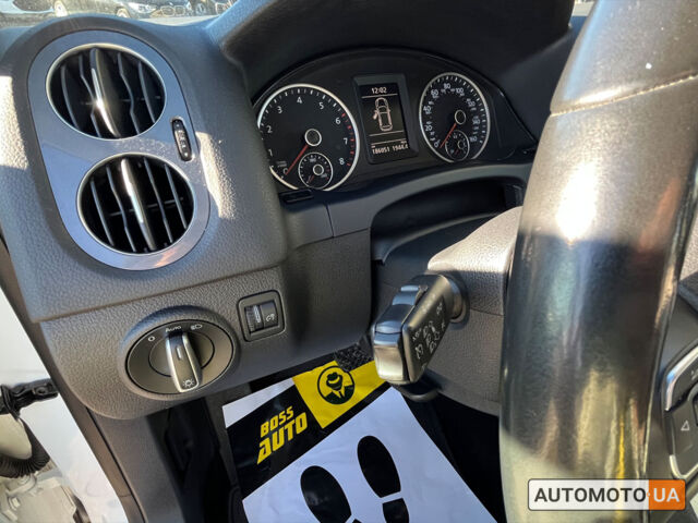 Белый Фольксваген Тигуан, объемом двигателя 2 л и пробегом 186 тыс. км за 14000 $, фото 15 на Automoto.ua