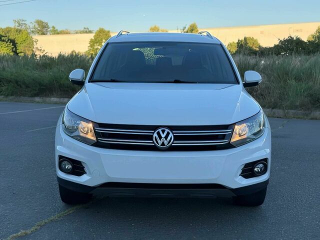 Білий Фольксваген Тігуан, об'ємом двигуна 2 л та пробігом 72 тис. км за 5400 $, фото 1 на Automoto.ua