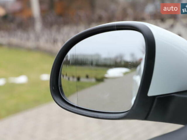 Белый Фольксваген Тигуан, объемом двигателя 2 л и пробегом 130 тыс. км за 16950 $, фото 106 на Automoto.ua