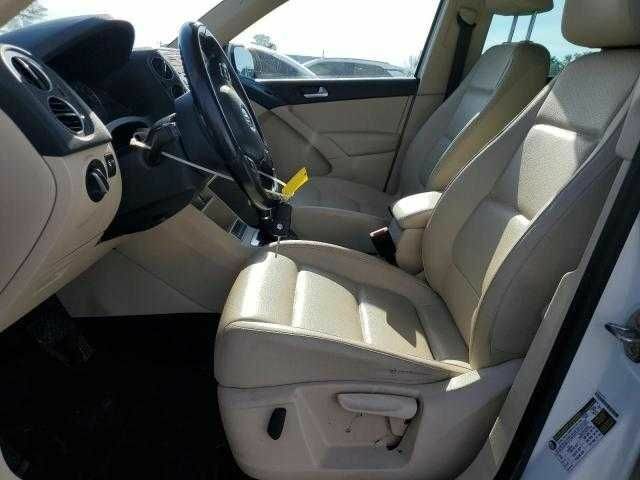 Белый Фольксваген Тигуан, объемом двигателя 2 л и пробегом 81 тыс. км за 2000 $, фото 6 на Automoto.ua