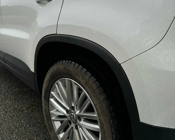 Белый Фольксваген Тигуан, объемом двигателя 1.98 л и пробегом 283 тыс. км за 12500 $, фото 6 на Automoto.ua