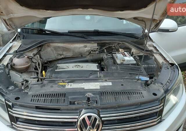 Білий Фольксваген Тігуан, об'ємом двигуна 1.98 л та пробігом 121 тис. км за 14600 $, фото 9 на Automoto.ua