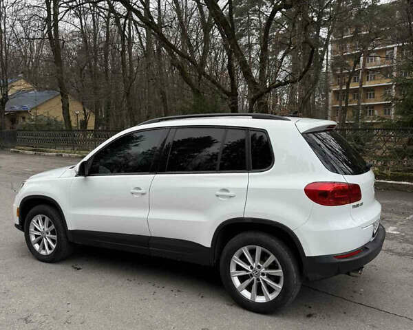 Белый Фольксваген Тигуан, объемом двигателя 1.98 л и пробегом 130 тыс. км за 13300 $, фото 3 на Automoto.ua