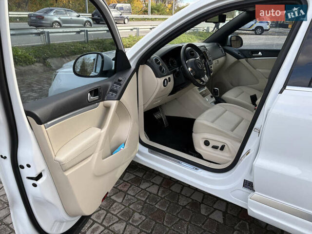 Белый Фольксваген Тигуан, объемом двигателя 2 л и пробегом 147 тыс. км за 13900 $, фото 22 на Automoto.ua