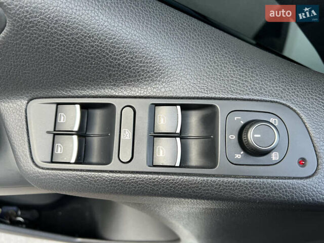 Белый Фольксваген Тигуан, объемом двигателя 1.97 л и пробегом 111 тыс. км за 17000 $, фото 23 на Automoto.ua