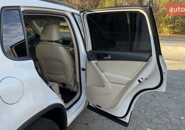 Белый Фольксваген Тигуан, объемом двигателя 1.98 л и пробегом 190 тыс. км за 14500 $, фото 9 на Automoto.ua