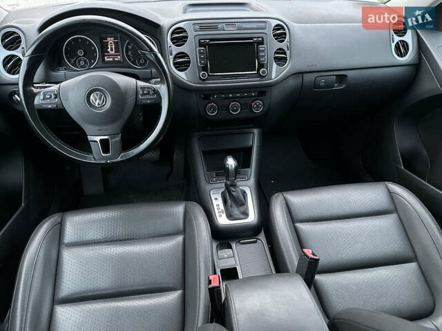 Білий Фольксваген Тігуан, об'ємом двигуна 2 л та пробігом 205 тис. км за 10250 $, фото 21 на Automoto.ua