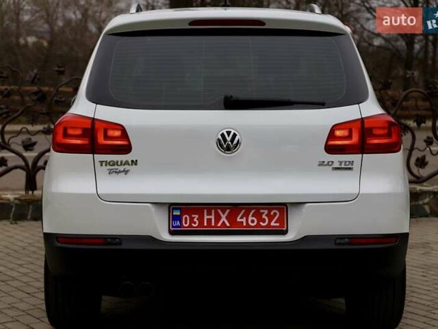 Белый Фольксваген Тигуан, объемом двигателя 2 л и пробегом 130 тыс. км за 16950 $, фото 16 на Automoto.ua