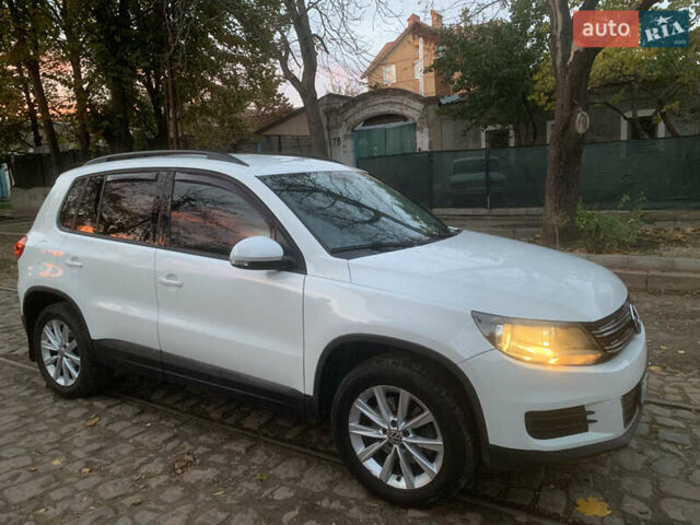 Білий Фольксваген Тігуан, об'ємом двигуна 1.98 л та пробігом 232 тис. км за 11000 $, фото 2 на Automoto.ua