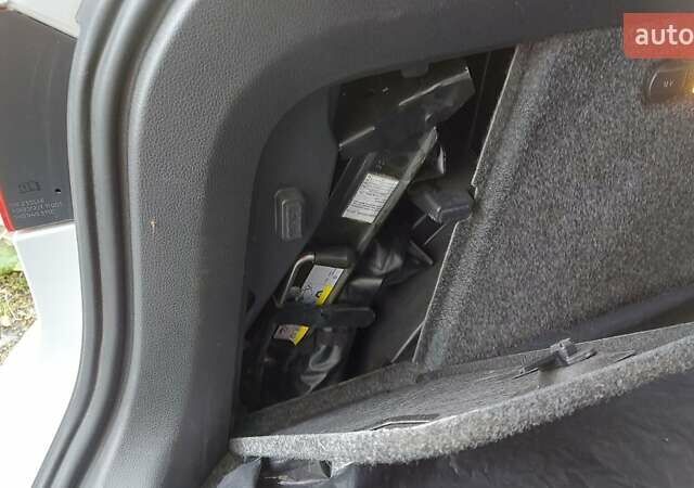 Білий Фольксваген Тігуан, об'ємом двигуна 1.98 л та пробігом 121 тис. км за 14600 $, фото 5 на Automoto.ua