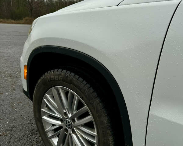 Белый Фольксваген Тигуан, объемом двигателя 1.98 л и пробегом 283 тыс. км за 12500 $, фото 7 на Automoto.ua