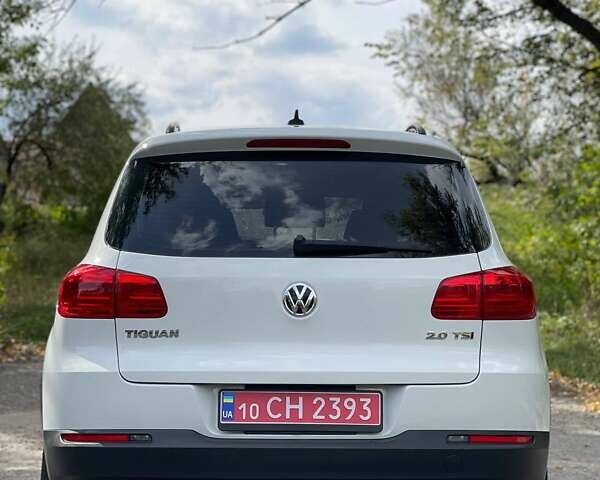 Белый Фольксваген Тигуан, объемом двигателя 1.97 л и пробегом 184 тыс. км за 12400 $, фото 5 на Automoto.ua