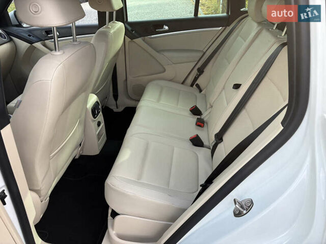 Белый Фольксваген Тигуан, объемом двигателя 2 л и пробегом 147 тыс. км за 13900 $, фото 25 на Automoto.ua