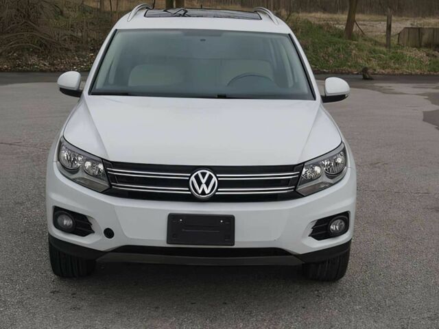 Белый Фольксваген Тигуан, объемом двигателя 2 л и пробегом 75 тыс. км за 9800 $, фото 1 на Automoto.ua
