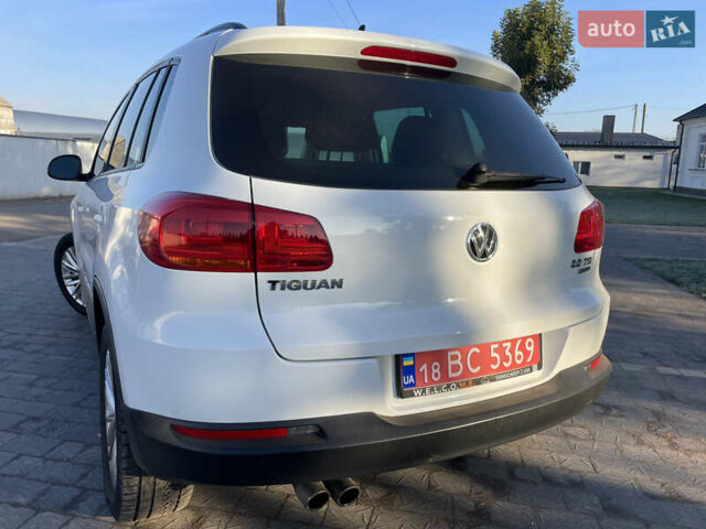 Белый Фольксваген Тигуан, объемом двигателя 2 л и пробегом 283 тыс. км за 10700 $, фото 20 на Automoto.ua