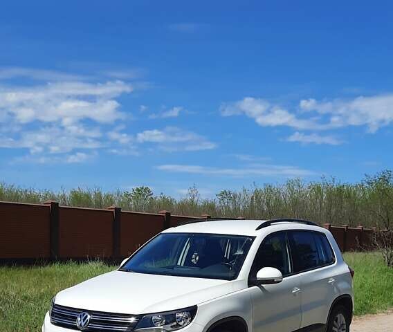 Белый Фольксваген Тигуан, объемом двигателя 1.98 л и пробегом 159 тыс. км за 13000 $, фото 3 на Automoto.ua