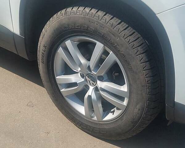 Белый Фольксваген Тигуан, объемом двигателя 1.98 л и пробегом 159 тыс. км за 13000 $, фото 12 на Automoto.ua