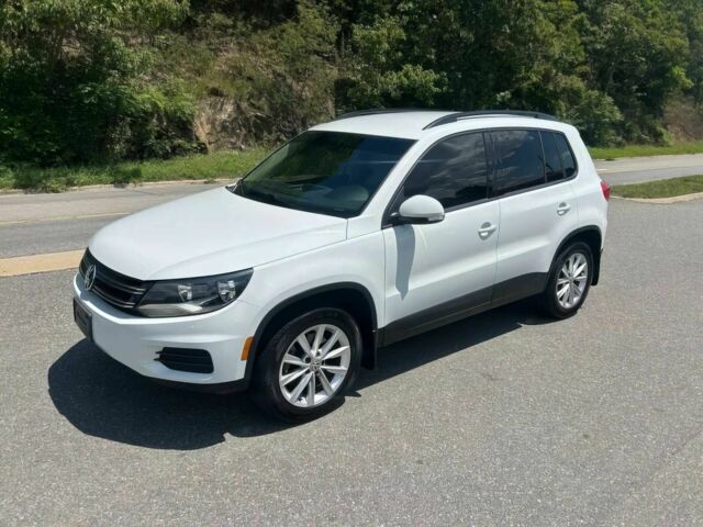Белый Фольксваген Тигуан, объемом двигателя 2 л и пробегом 78 тыс. км за 9900 $, фото 2 на Automoto.ua