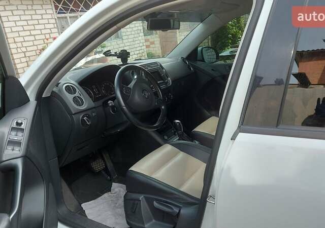 Білий Фольксваген Тігуан, об'ємом двигуна 1.98 л та пробігом 121 тис. км за 14600 $, фото 16 на Automoto.ua