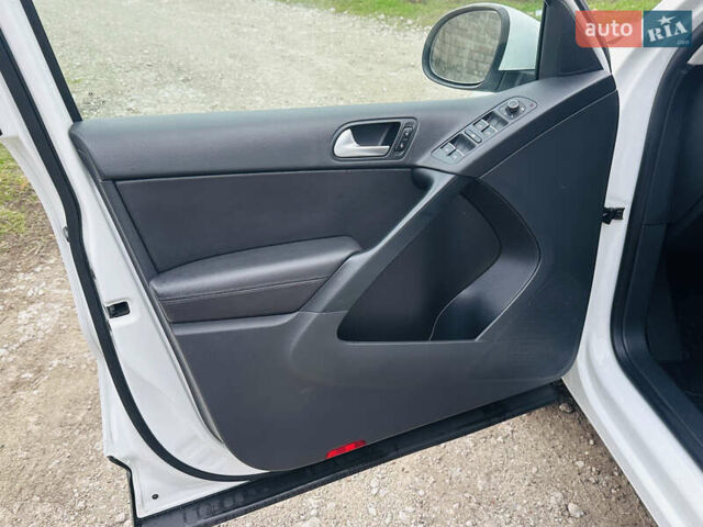 Белый Фольксваген Тигуан, объемом двигателя 1.98 л и пробегом 241 тыс. км за 11800 $, фото 33 на Automoto.ua