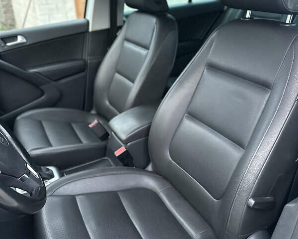 Білий Фольксваген Тігуан, об'ємом двигуна 2 л та пробігом 205 тис. км за 10250 $, фото 17 на Automoto.ua