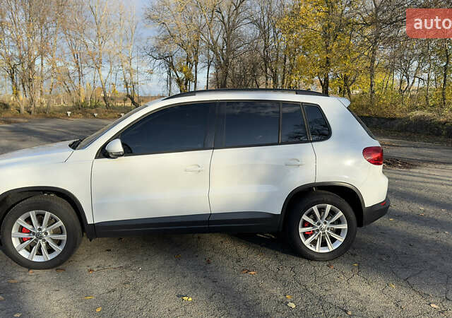 Белый Фольксваген Тигуан, объемом двигателя 1.98 л и пробегом 190 тыс. км за 14500 $, фото 3 на Automoto.ua