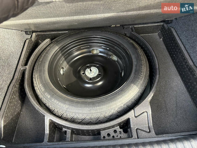 Белый Фольксваген Тигуан, объемом двигателя 2 л и пробегом 147 тыс. км за 13900 $, фото 28 на Automoto.ua