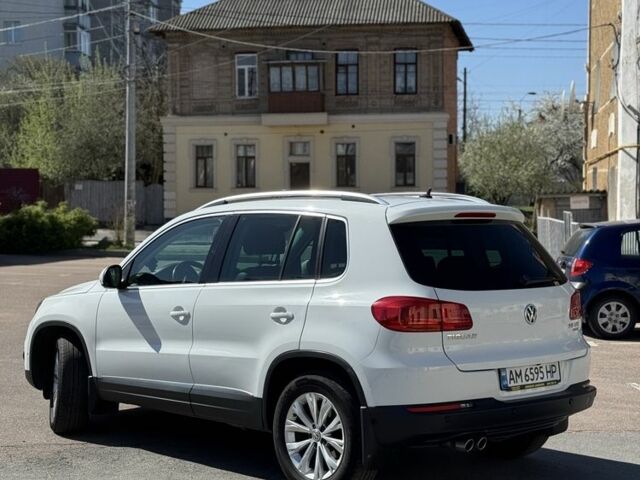 Білий Фольксваген Тігуан, об'ємом двигуна 2 л та пробігом 265 тис. км за 18200 $, фото 2 на Automoto.ua