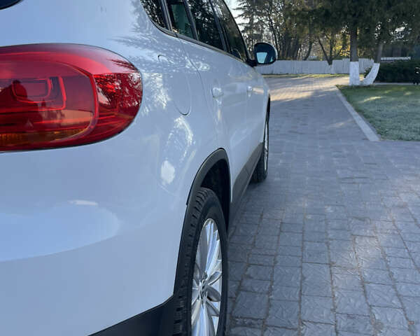 Белый Фольксваген Тигуан, объемом двигателя 2 л и пробегом 283 тыс. км за 10700 $, фото 30 на Automoto.ua