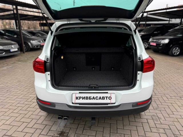 Белый Фольксваген Тигуан, объемом двигателя 2 л и пробегом 124 тыс. км за 13300 $, фото 7 на Automoto.ua