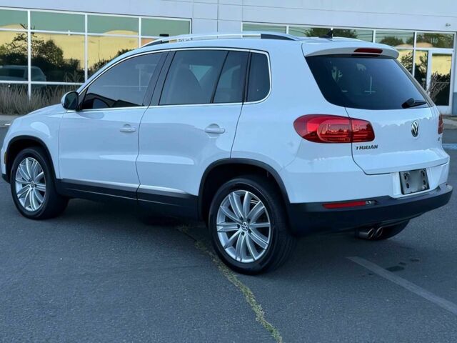 Білий Фольксваген Тігуан, об'ємом двигуна 2 л та пробігом 72 тис. км за 5400 $, фото 6 на Automoto.ua