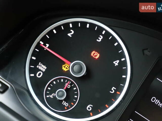 Белый Фольксваген Тигуан, объемом двигателя 2 л и пробегом 130 тыс. км за 16950 $, фото 104 на Automoto.ua