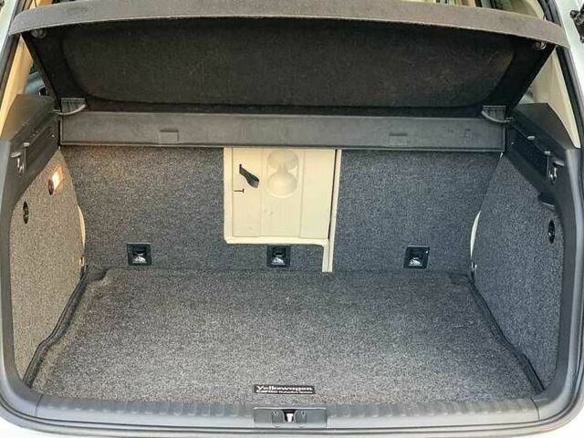 Білий Фольксваген Тігуан, об'ємом двигуна 2 л та пробігом 127 тис. км за 9500 $, фото 8 на Automoto.ua