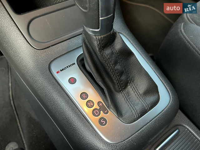 Белый Фольксваген Тигуан, объемом двигателя 1.97 л и пробегом 111 тыс. км за 17000 $, фото 21 на Automoto.ua