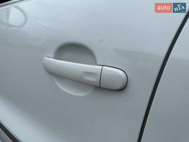 Білий Фольксваген Тігуан, об'ємом двигуна 2 л та пробігом 151 тис. км за 15300 $, фото 17 на Automoto.ua