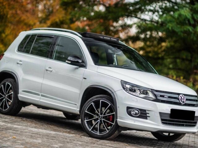 Белый Фольксваген Тигуан, объемом двигателя 2 л и пробегом 119 тыс. км за 6000 $, фото 2 на Automoto.ua